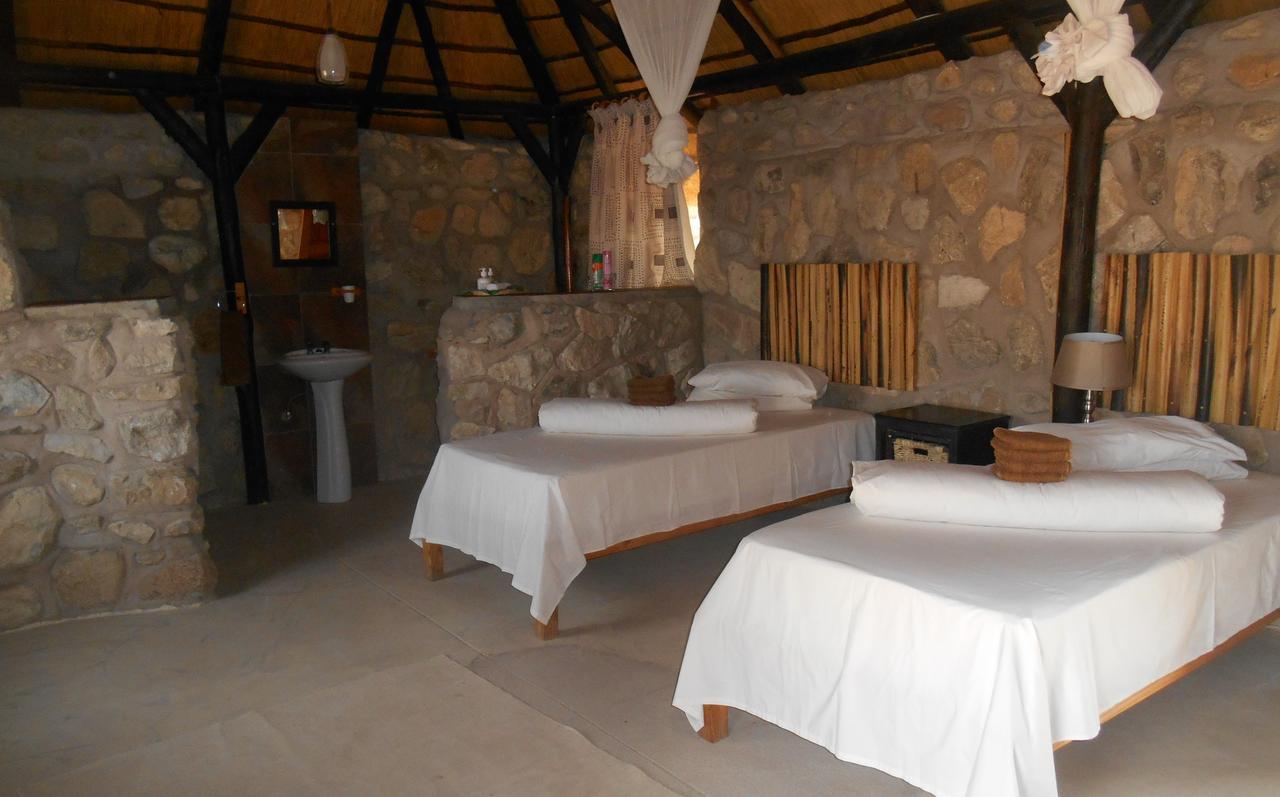 Kapika Waterfall Lodge Epupa Cameră foto